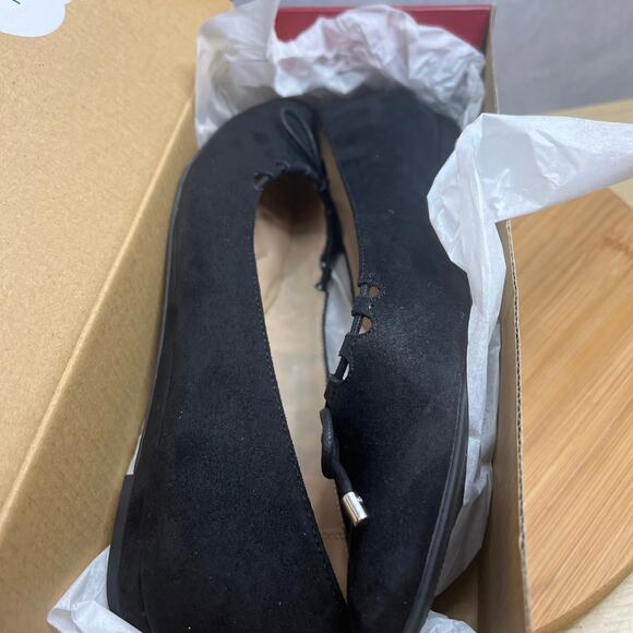 Dress Barn Fiona Womens Microsuede Vegan Black Flat Shoes Size 9M - Picture 9 of 9